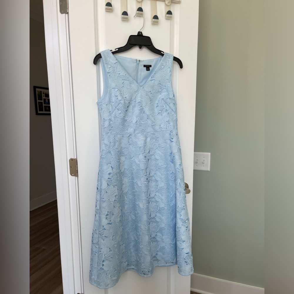 Gorgeous baby blue Ann Taylor size 4 petite lace overlay dress